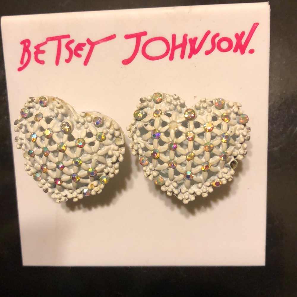Large heart studs